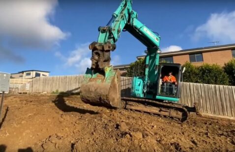 Which Equipment is Used for Earthmoving? Navigating Auckland's Earthmoving Landscape