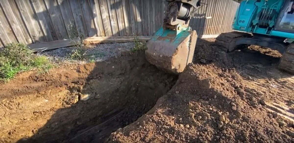 Does the type of soil in different Auckland suburbs affect excavation costs?